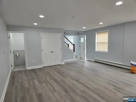 36 Augusta Elmwood Park NJ 07407