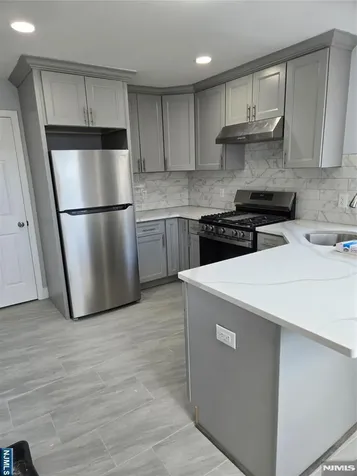 36 Augusta Elmwood Park NJ 07407