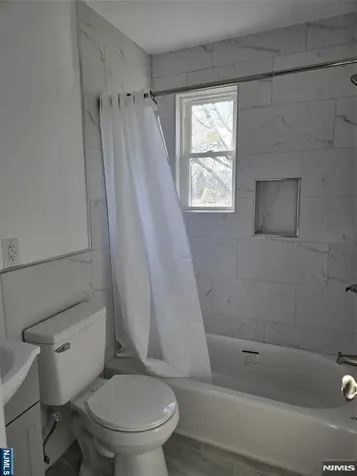 36 Augusta Elmwood Park NJ 07407