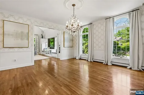 41 Sunflower Drive Upper Saddle River NJ 07458