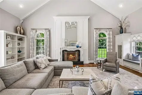 41 Sunflower Drive Upper Saddle River NJ 07458