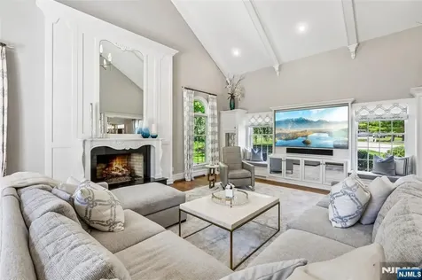41 Sunflower Drive Upper Saddle River NJ 07458