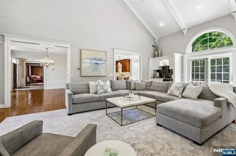 41 Sunflower Drive Upper Saddle River NJ 07458