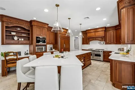 41 Sunflower Drive Upper Saddle River NJ 07458