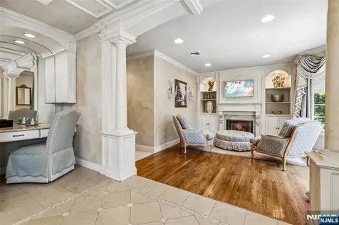 41 Sunflower Drive Upper Saddle River NJ 07458