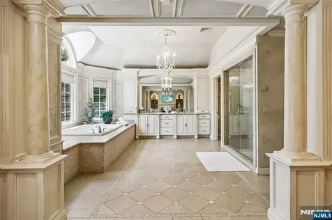 41 Sunflower Drive Upper Saddle River NJ 07458