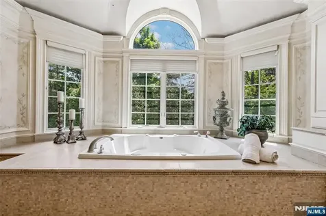 41 Sunflower Drive Upper Saddle River NJ 07458