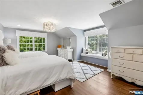 41 Sunflower Drive Upper Saddle River NJ 07458