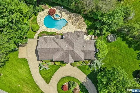41 Sunflower Drive Upper Saddle River NJ 07458