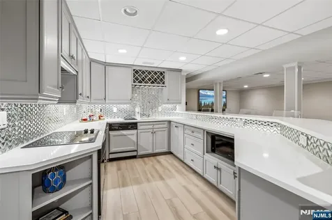 41 Sunflower Drive Upper Saddle River NJ 07458