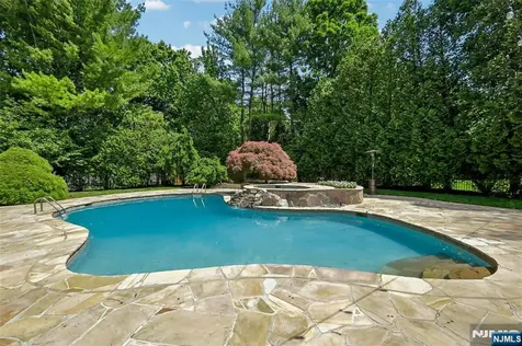 41 Sunflower Drive Upper Saddle River NJ 07458