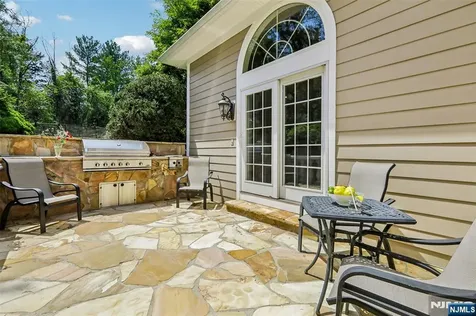 41 Sunflower Drive Upper Saddle River NJ 07458