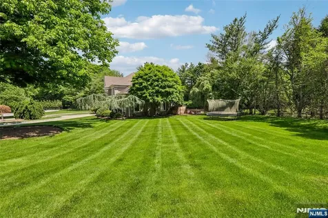 41 Sunflower Drive Upper Saddle River NJ 07458