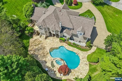 41 Sunflower Drive Upper Saddle River NJ 07458