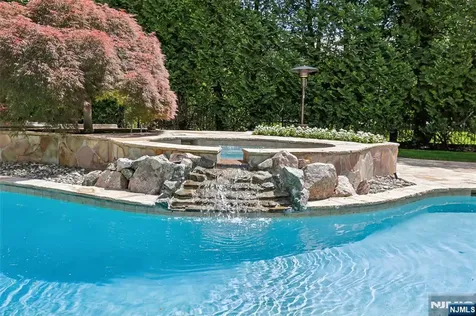 41 Sunflower Drive Upper Saddle River NJ 07458