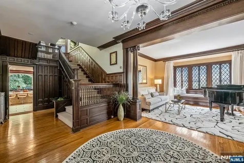 427 Spring Avenue Ridgewood NJ 07450