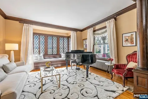 427 Spring Avenue Ridgewood NJ 07450