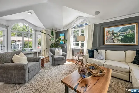 427 Spring Avenue Ridgewood NJ 07450