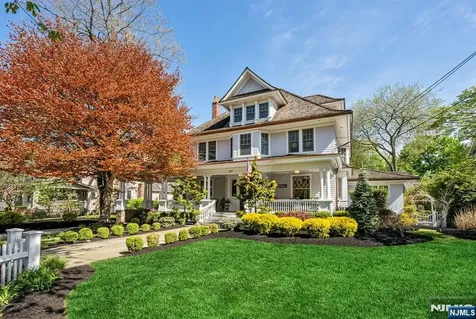 427 Spring Avenue Ridgewood NJ 07450