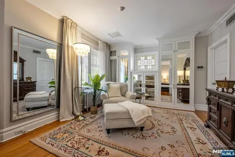 427 Spring Avenue Ridgewood NJ 07450