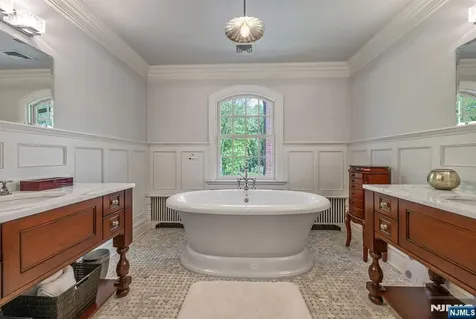 427 Spring Avenue Ridgewood NJ 07450