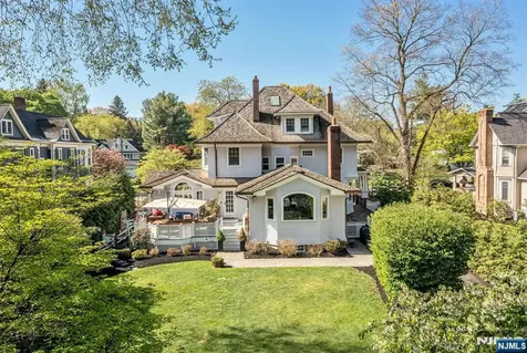 427 Spring Avenue Ridgewood NJ 07450