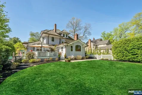 427 Spring Avenue Ridgewood NJ 07450