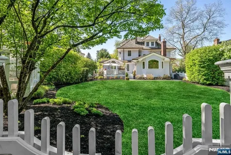 427 Spring Avenue Ridgewood NJ 07450