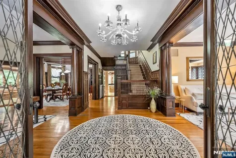 427 Spring Avenue Ridgewood NJ 07450