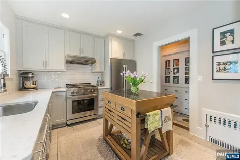 34 Oakwood Avenue Montclair NJ 07043