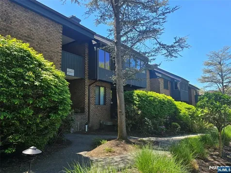 230 Indian Hollow Mahwah NJ 07430