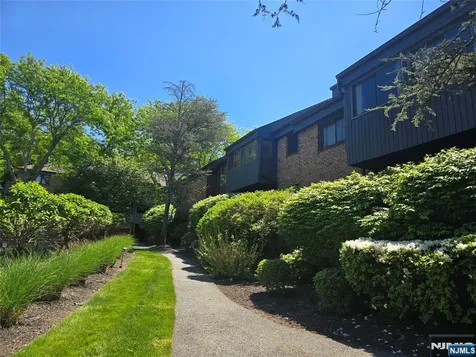 230 Indian Hollow Mahwah NJ 07430