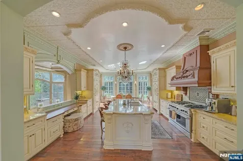 501 Timberline Drive Franklin Lakes NJ 07417