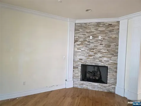 527 Roff Avenue Palisades Park NJ 07650