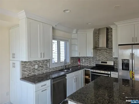 527 Roff Avenue Palisades Park NJ 07650