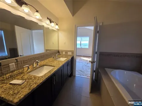527 Roff Avenue Palisades Park NJ 07650