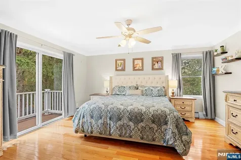 132 Maple Street Ramsey NJ 07446