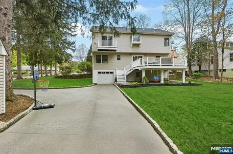 132 Maple Street Ramsey NJ 07446