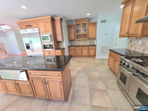 335 Bullard Avenue Paramus NJ 07652