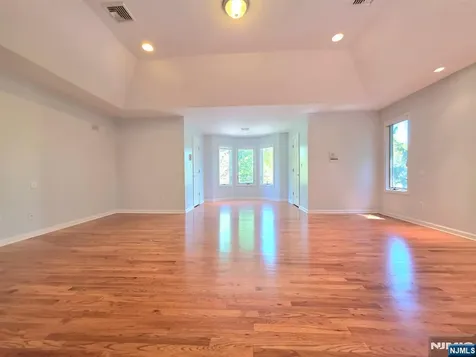 335 Bullard Avenue Paramus NJ 07652