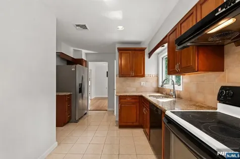 557 Monroe Court River Edge NJ 07661