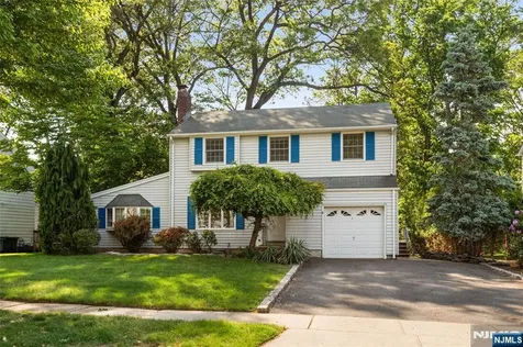 557 Monroe Court River Edge NJ 07661