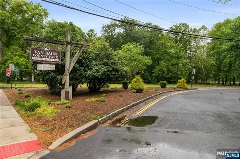 557 Monroe Court River Edge NJ 07661