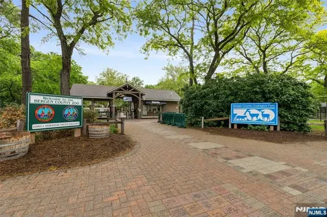 557 Monroe Court River Edge NJ 07661