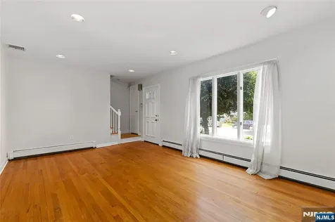 557 Monroe Court River Edge NJ 07661