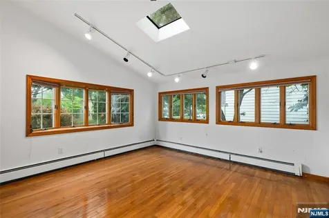 557 Monroe Court River Edge NJ 07661
