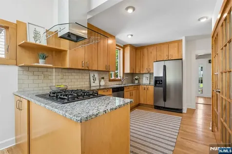 16 Duryea Road Montclair NJ 07043