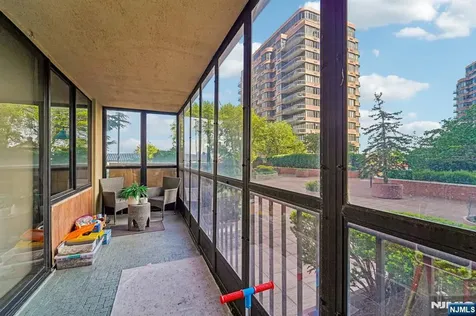 200 Winston Cliffside Park NJ 07010