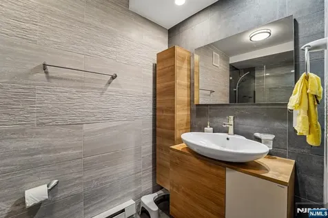 200 Winston Cliffside Park NJ 07010