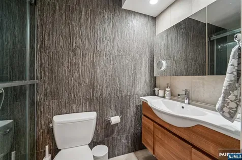 200 Winston Cliffside Park NJ 07010